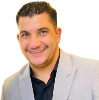 A picture of a participant who wants to get to know each other and get married