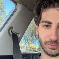 Une photo d’un participant qui veut faire connaissance et se marier